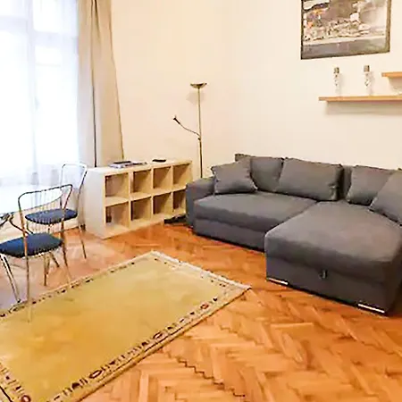 Eye House * Budapešť